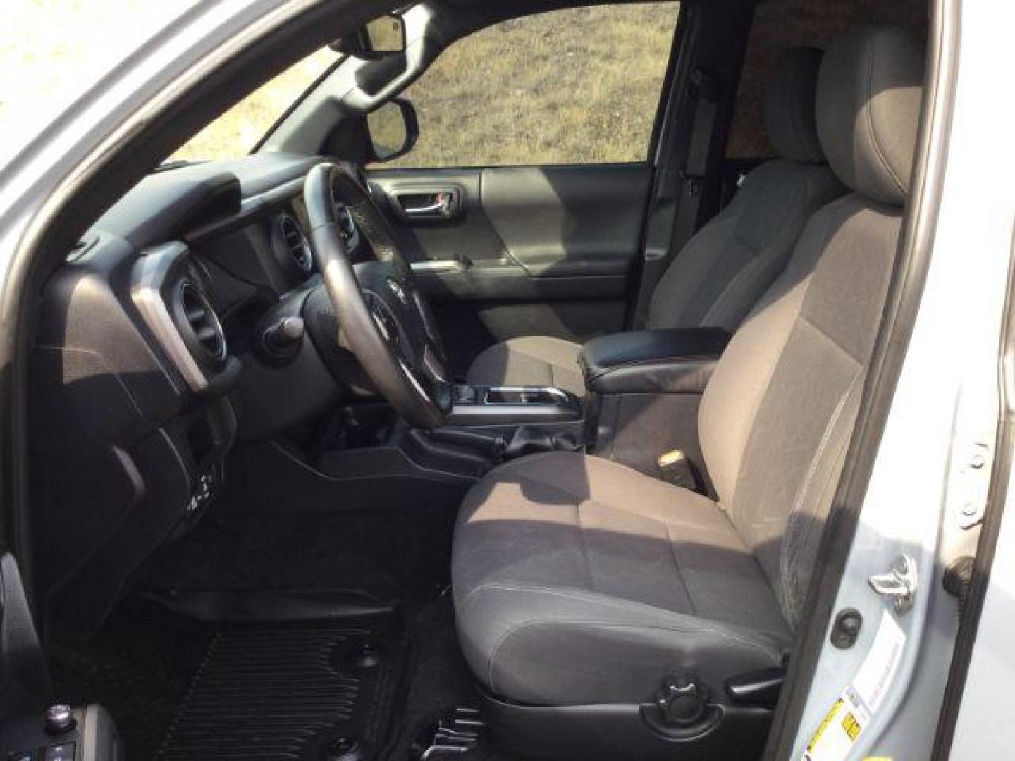 2018 Magnetic Gray Metallic /Black w/Gun Metal Toyota Tacoma Crew Cab TRD Off Road 4X4 (3TMCZ5AN4JM) with an 3.5L V-6 port/direct injection engine, 6-Speed Automatic transmission, located at 1801 Main Street, Lewiston, 83501, (208) 743-9371, 46.417065, -117.004799 - Photo#4