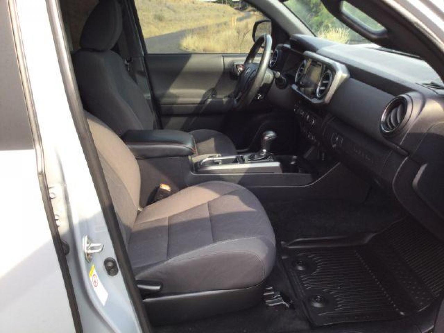 2018 Magnetic Gray Metallic /Black w/Gun Metal Toyota Tacoma Crew Cab TRD Off Road 4X4 (3TMCZ5AN4JM) with an 3.5L V-6 port/direct injection engine, 6-Speed Automatic transmission, located at 1801 Main Street, Lewiston, 83501, (208) 743-9371, 46.417065, -117.004799 - Photo#17