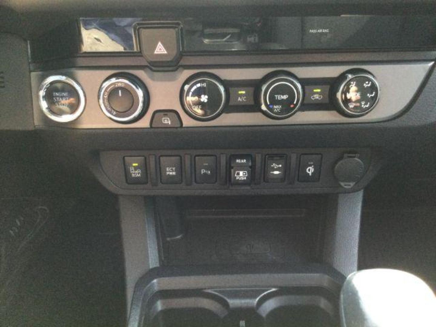 2018 Magnetic Gray Metallic /Black w/Gun Metal Toyota Tacoma Crew Cab TRD Off Road 4X4 (3TMCZ5AN4JM) with an 3.5L V-6 port/direct injection engine, 6-Speed Automatic transmission, located at 1801 Main Street, Lewiston, 83501, (208) 743-9371, 46.417065, -117.004799 - Photo#21