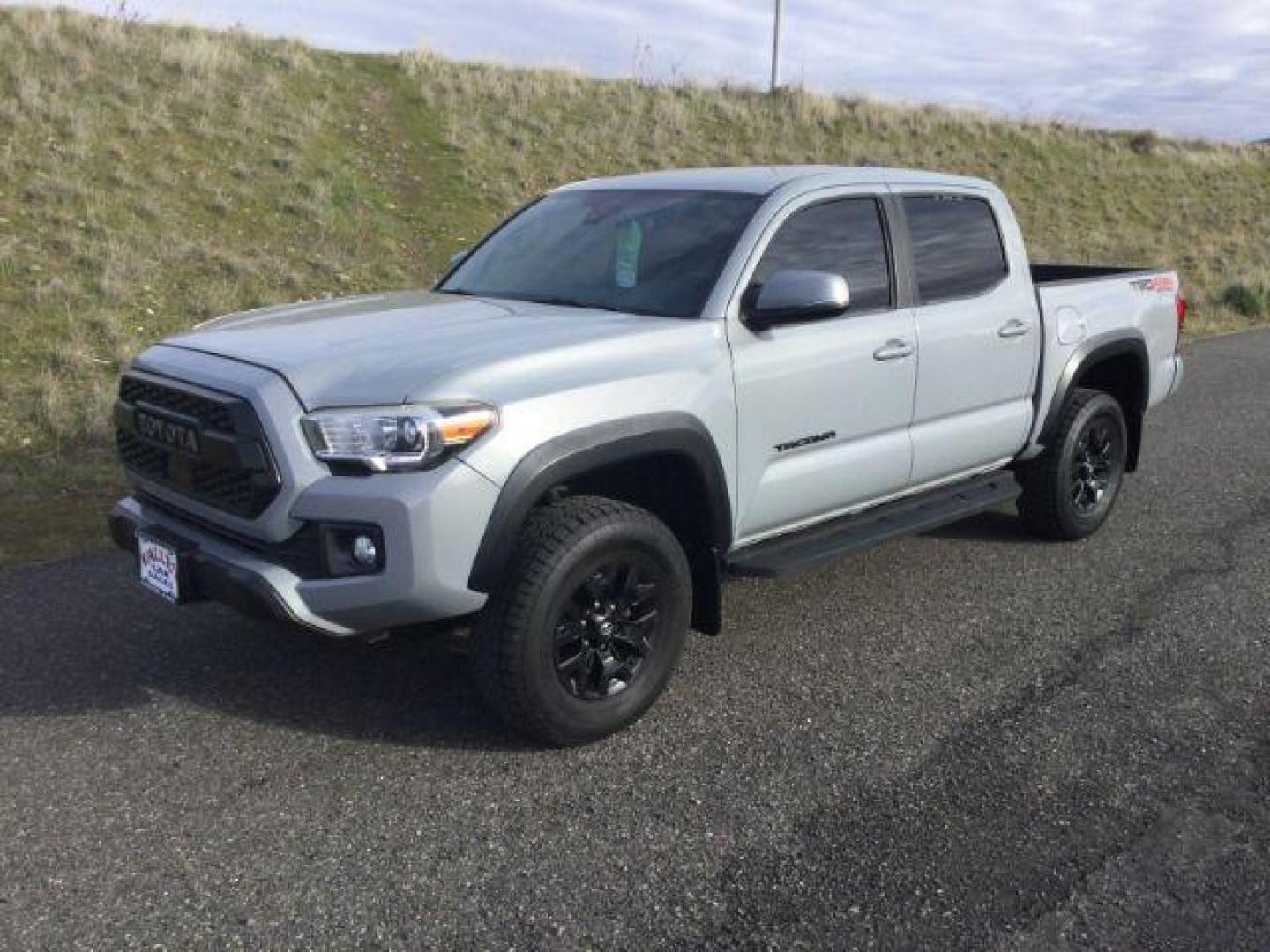 2018 Magnetic Gray Metallic /Black w/Gun Metal Toyota Tacoma Crew Cab TRD Off Road 4X4 (3TMCZ5AN4JM) with an 3.5L V-6 port/direct injection engine, 6-Speed Automatic transmission, located at 1801 Main Street, Lewiston, 83501, (208) 743-9371, 46.417065, -117.004799 - Photo#0