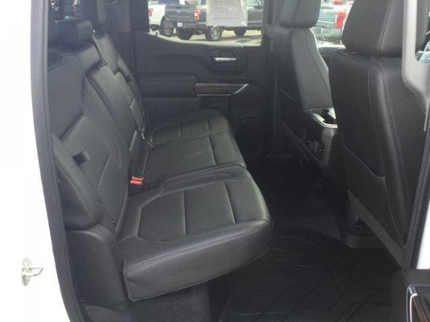 2019 Summit White /Jet Black Chevrolet Silverado 1500 Crew cab 4x4 RST (1GCUYEED2KZ) with an EcoTec3 5.3L V-8 gasoline direct injection engine, 8 Speed Automatic transmission, located at 1801 Main Street, Lewiston, 83501, (208) 743-9371, 46.417065, -117.004799 - Photo#5