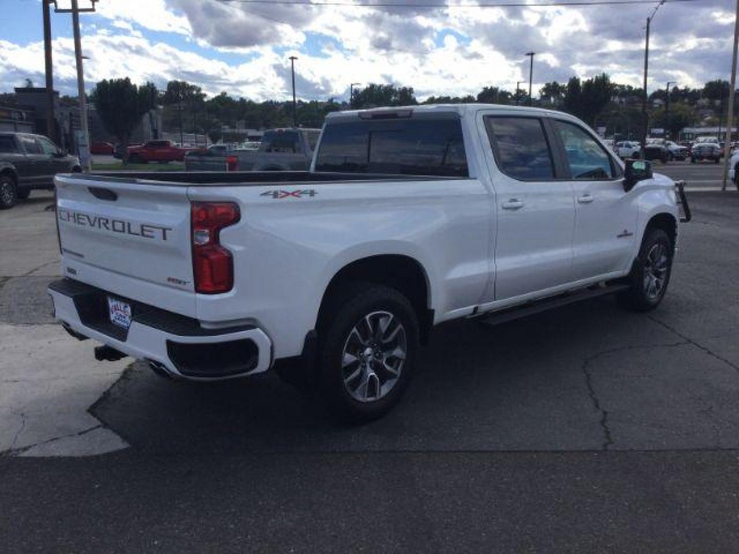 2019 Summit White /Jet Black Chevrolet Silverado 1500 Crew cab 4x4 RST (1GCUYEED2KZ) with an EcoTec3 5.3L V-8 gasoline direct injection engine, 8 Speed Automatic transmission, located at 1801 Main Street, Lewiston, 83501, (208) 743-9371, 46.417065, -117.004799 - Photo#12