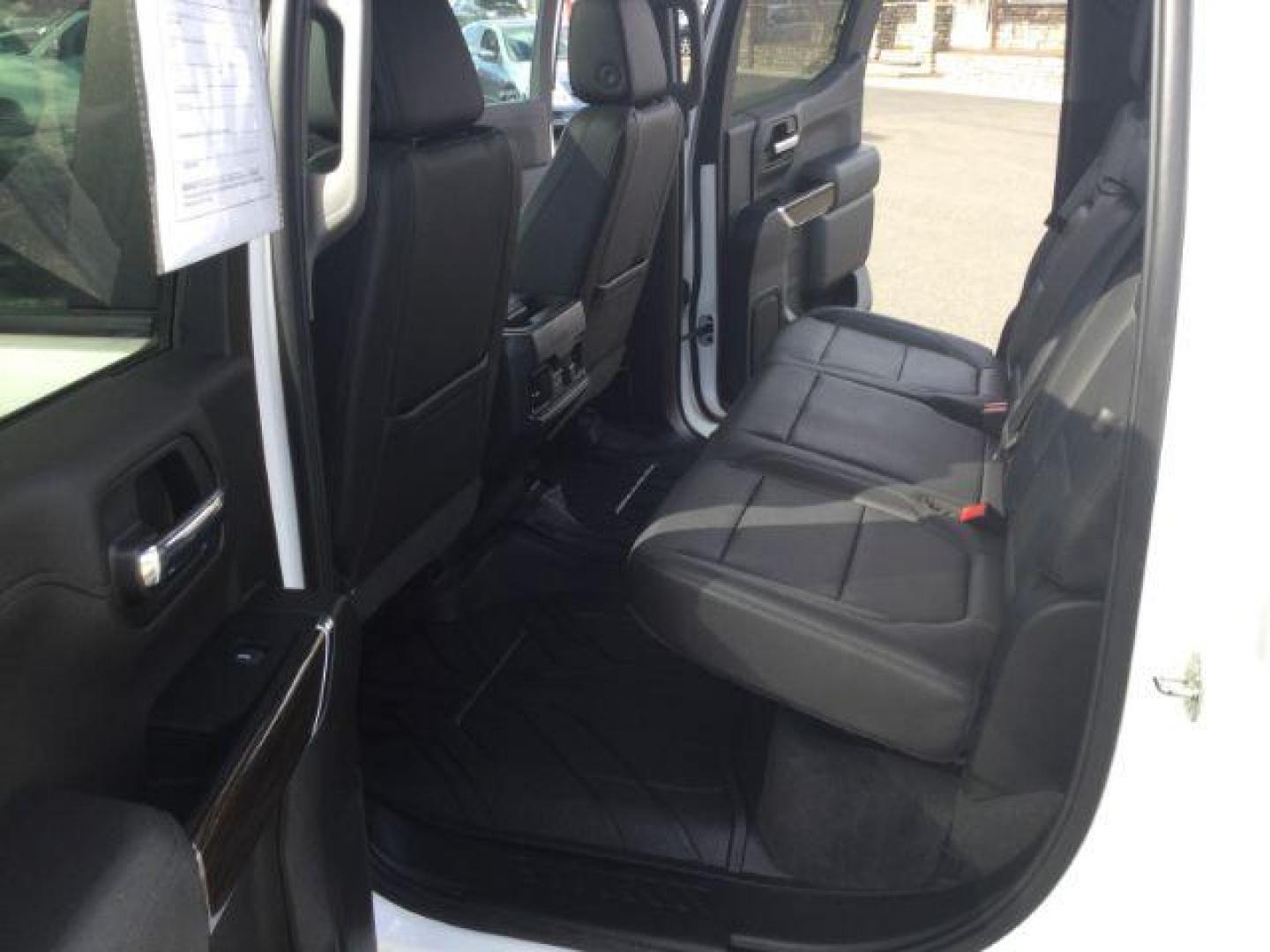 2019 Summit White /Jet Black Chevrolet Silverado 1500 Crew cab 4x4 RST (1GCUYEED2KZ) with an EcoTec3 5.3L V-8 gasoline direct injection engine, 8 Speed Automatic transmission, located at 1801 Main Street, Lewiston, 83501, (208) 743-9371, 46.417065, -117.004799 - Photo#18
