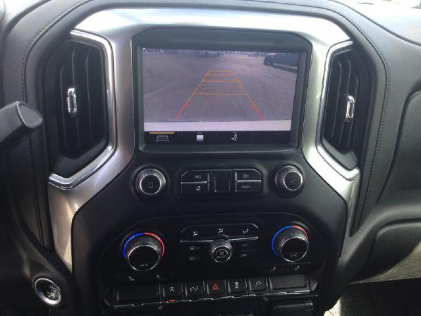 2019 Summit White /Jet Black Chevrolet Silverado 1500 Crew cab 4x4 RST (1GCUYEED2KZ) with an EcoTec3 5.3L V-8 gasoline direct injection engine, 8 Speed Automatic transmission, located at 1801 Main Street, Lewiston, 83501, (208) 743-9371, 46.417065, -117.004799 - Photo#25