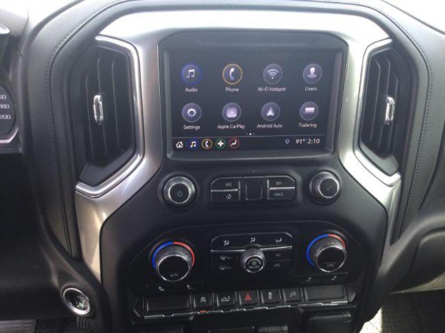 2019 Summit White /Jet Black Chevrolet Silverado 1500 Crew cab 4x4 RST (1GCUYEED2KZ) with an EcoTec3 5.3L V-8 gasoline direct injection engine, 8 Speed Automatic transmission, located at 1801 Main Street, Lewiston, 83501, (208) 743-9371, 46.417065, -117.004799 - Photo#26