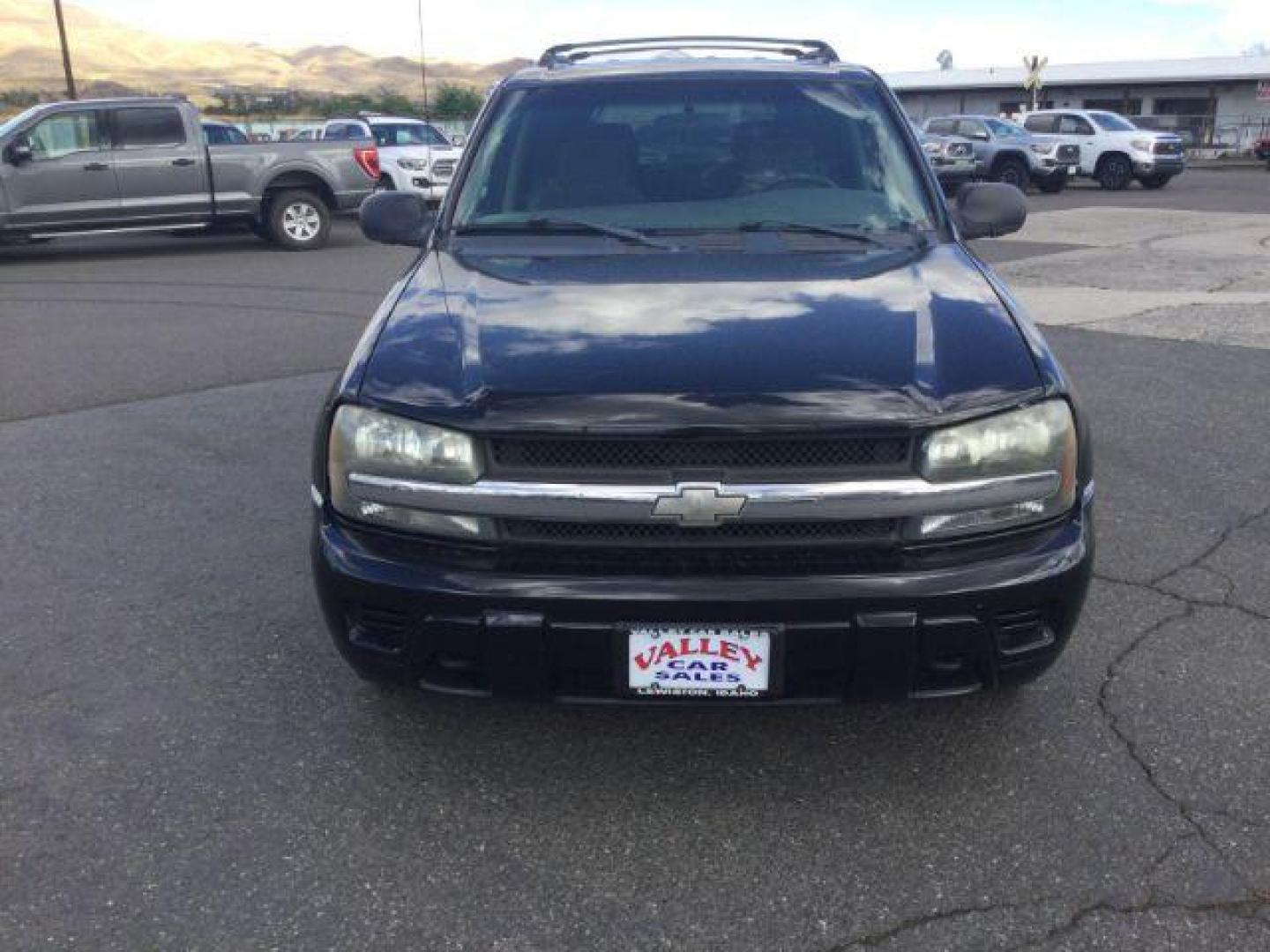 2003 Black /Medium Pewter Chevrolet TrailBlazer LS (1GNDT13S132) with an Vortec 4.2L I-6 DOHC engine, 4 speed Automatic transmission, located at 1801 Main Street, Lewiston, 83501, (208) 743-9371, 46.417065, -117.004799 - Photo#11
