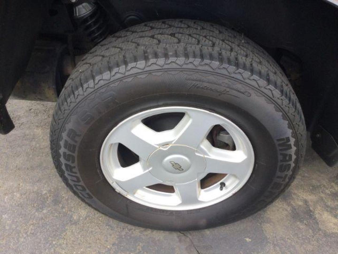 2003 Black /Medium Pewter Chevrolet TrailBlazer LS (1GNDT13S132) with an Vortec 4.2L I-6 DOHC engine, 4 speed Automatic transmission, located at 1801 Main Street, Lewiston, 83501, (208) 743-9371, 46.417065, -117.004799 - Photo#17