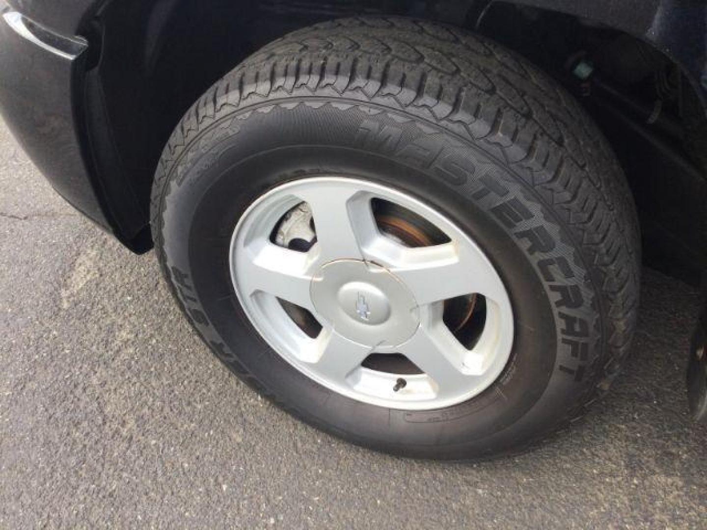 2003 Black /Medium Pewter Chevrolet TrailBlazer LS (1GNDT13S132) with an Vortec 4.2L I-6 DOHC engine, 4 speed Automatic transmission, located at 1801 Main Street, Lewiston, 83501, (208) 743-9371, 46.417065, -117.004799 - Photo#19