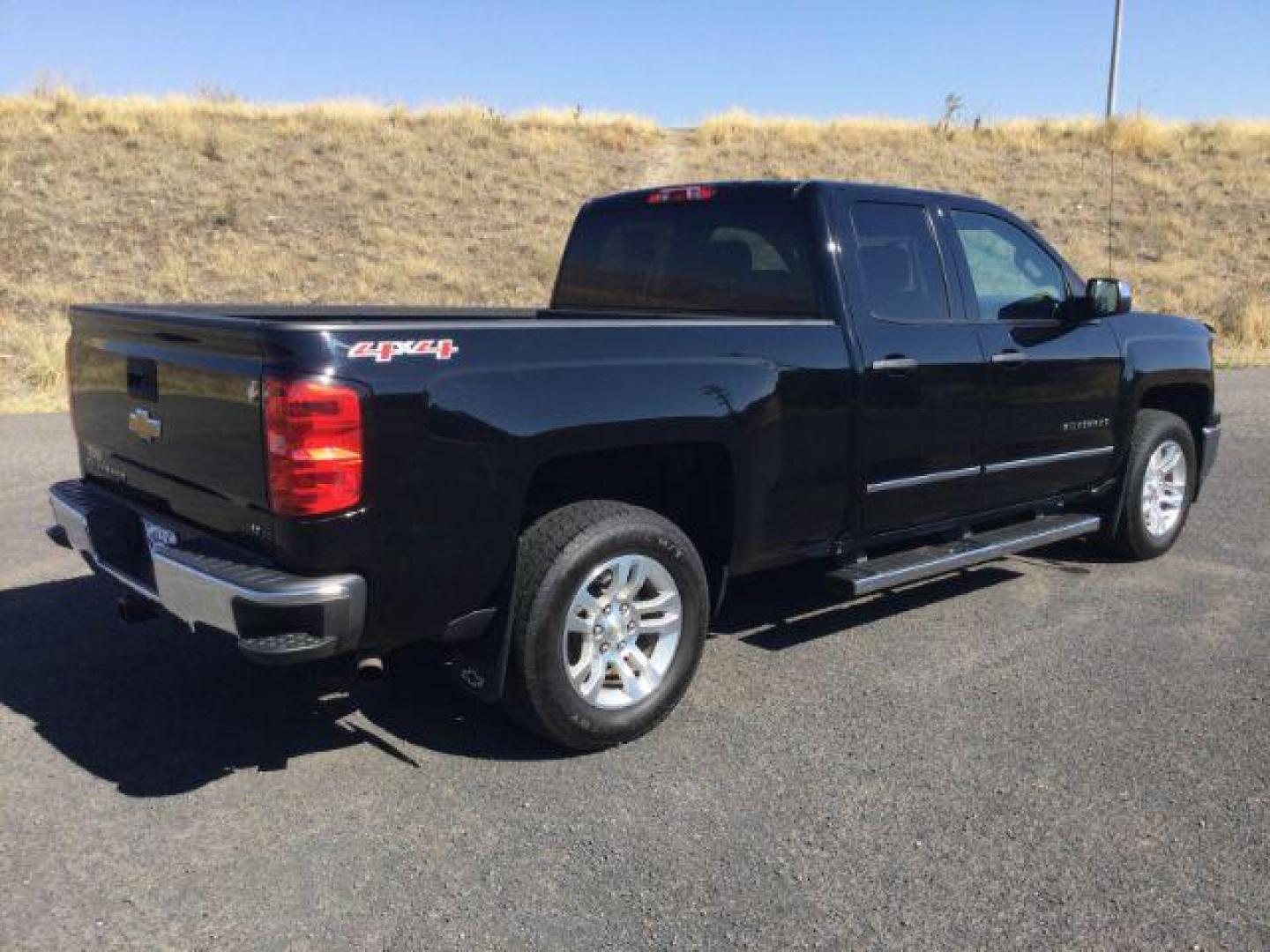 2014 Black /Jet Black Chevrolet Silverado 1500 1LT (1GCVKREC5EZ) with an EcoTec3 5.3L V-8 gasoline direct injection engine, 6-Speed Automatic transmission, located at 1801 Main Street, Lewiston, 83501, (208) 743-9371, 46.417065, -117.004799 - Photo#8