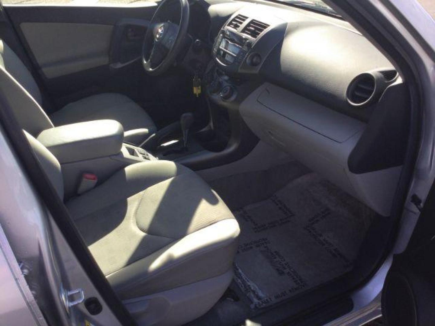 2010 SILVER /GRAY CLOTH Toyota RAV4 4WD (JTMBF4DV4AD) with an 2.5 4cyl engine, 4 speed Automatic transmission, located at 1801 Main Street, Lewiston, 83501, (208) 743-9371, 46.417065, -117.004799 - Photo#11