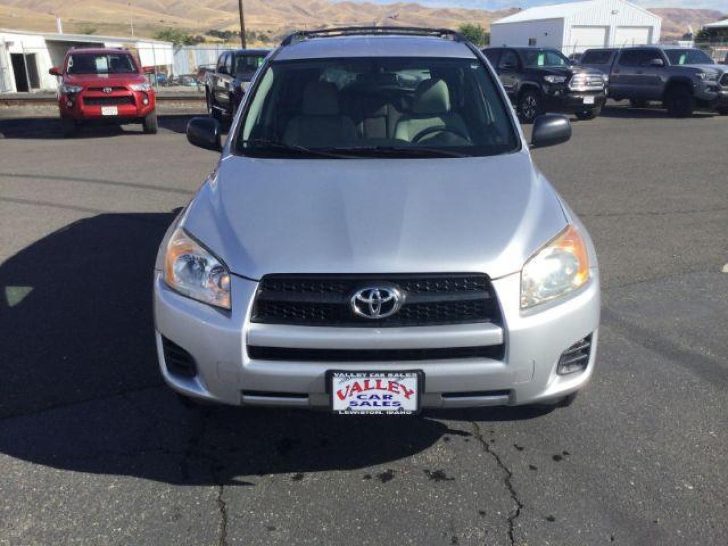 2010 SILVER /GRAY CLOTH Toyota RAV4 4WD (JTMBF4DV4AD) with an 2.5 4cyl engine, 4 speed Automatic transmission, located at 1801 Main Street, Lewiston, 83501, (208) 743-9371, 46.417065, -117.004799 - Photo#13