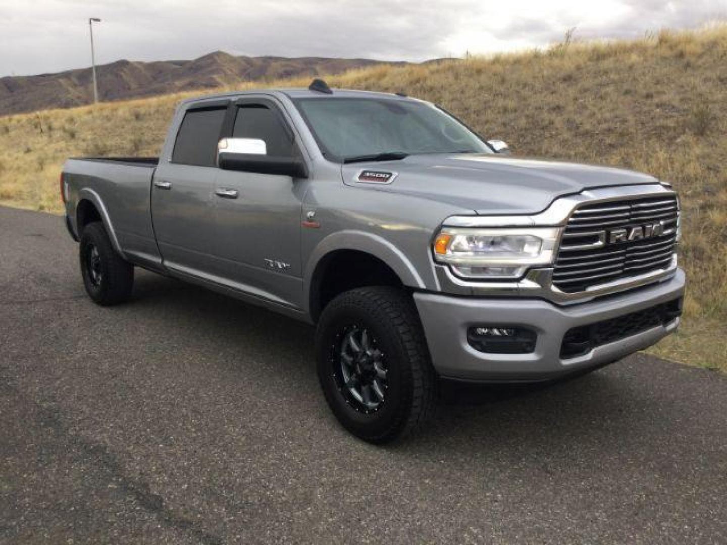 2021 Billet Silver Metallic Clearcoat /Black Ram 3500 Laramie Crew Cab 4x4 8' Box (3C63R3JL7MG) with an Cummins 6.7L I-6 diesel direct injection engine, 6-Speed Automatic transmission, located at 1801 Main Street, Lewiston, 83501, (208) 743-9371, 46.417065, -117.004799 - Photo#13