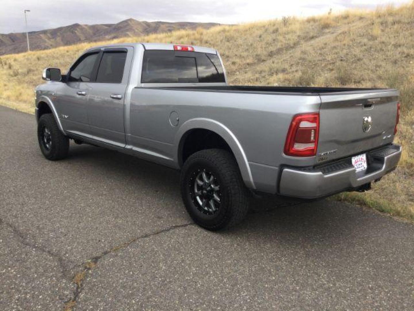 2021 Billet Silver Metallic Clearcoat /Black Ram 3500 Laramie Crew Cab 4x4 8' Box (3C63R3JL7MG) with an Cummins 6.7L I-6 diesel direct injection engine, 6-Speed Automatic transmission, located at 1801 Main Street, Lewiston, 83501, (208) 743-9371, 46.417065, -117.004799 - Photo#14