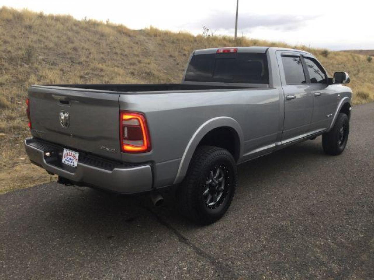 2021 Billet Silver Metallic Clearcoat /Black Ram 3500 Laramie Crew Cab 4x4 8' Box (3C63R3JL7MG) with an Cummins 6.7L I-6 diesel direct injection engine, 6-Speed Automatic transmission, located at 1801 Main Street, Lewiston, 83501, (208) 743-9371, 46.417065, -117.004799 - Photo#16