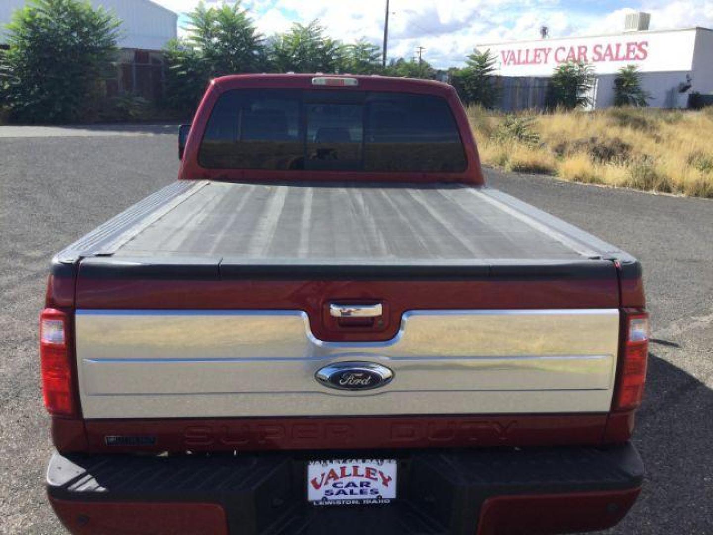 2015 Ruby Red Metallic Tinted Clearcoat /BLACK LEATHER Ford F-350 Lariat Crew Cab 4WD (1FT8W3BT5FE) with an Powerstroke 6.7L V-8 diesel direct injection engine, 6-Speed Automatic transmission, located at 1801 Main Street, Lewiston, 83501, (208) 743-9371, 46.417065, -117.004799 - Photo#15