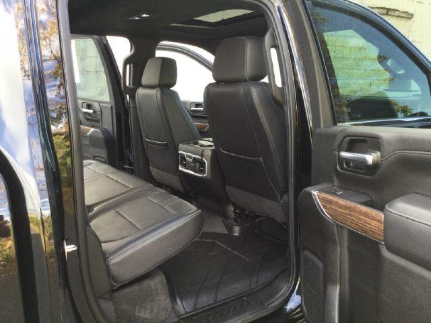 2021 Mosaic Black Metallic Chevrolet Silverado 2500HD 4WD Crew Cab Standard Bed High Country | 4WD Crew Cab Long Bed High Country (1GC1YREY0MF) , located at 1801 Main Street, Lewiston, 83501, (208) 743-9371, 46.417065, -117.004799 - Photo#14