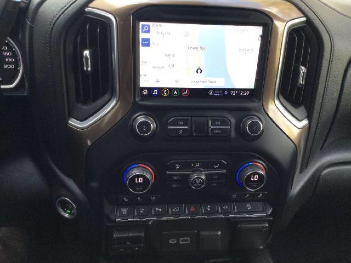 2021 Mosaic Black Metallic Chevrolet Silverado 2500HD 4WD Crew Cab Standard Bed High Country | 4WD Crew Cab Long Bed High Country (1GC1YREY0MF) , located at 1801 Main Street, Lewiston, 83501, (208) 743-9371, 46.417065, -117.004799 - Photo#18