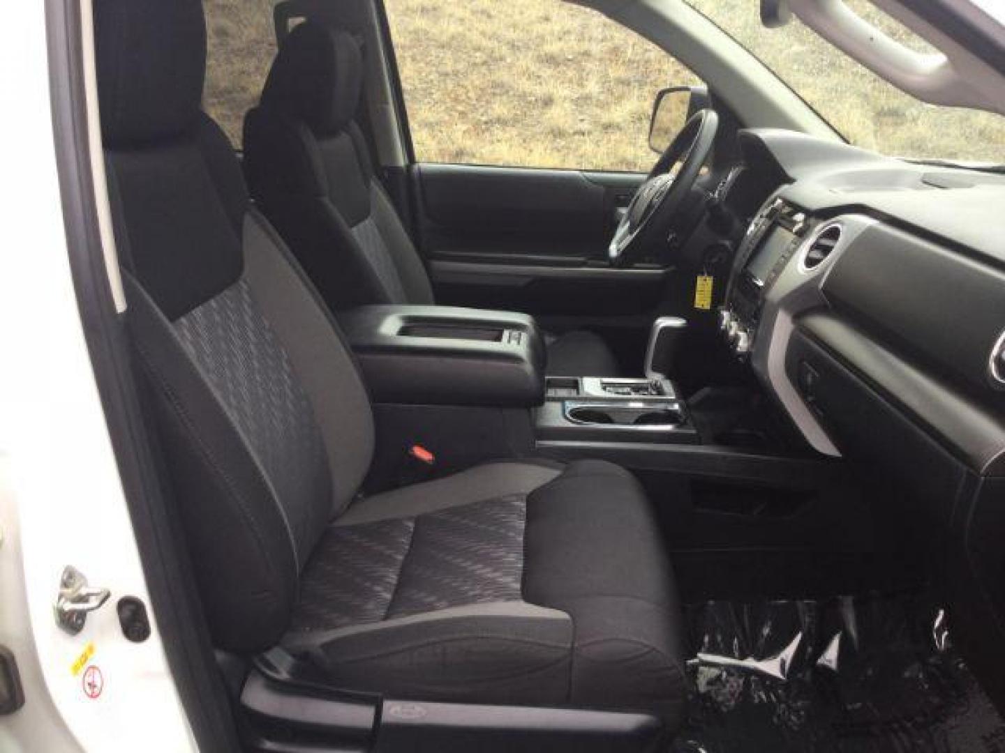 2018 Super White /Graphite Toyota Tundra SR5 5.7L V8 (5TFDY5F15JX) with an I-FORCE 5.7L V-8 DOHC engine, 6-Speed Automatic transmission, located at 1801 Main Street, Lewiston, 83501, (208) 743-9371, 46.417065, -117.004799 - Photo#20