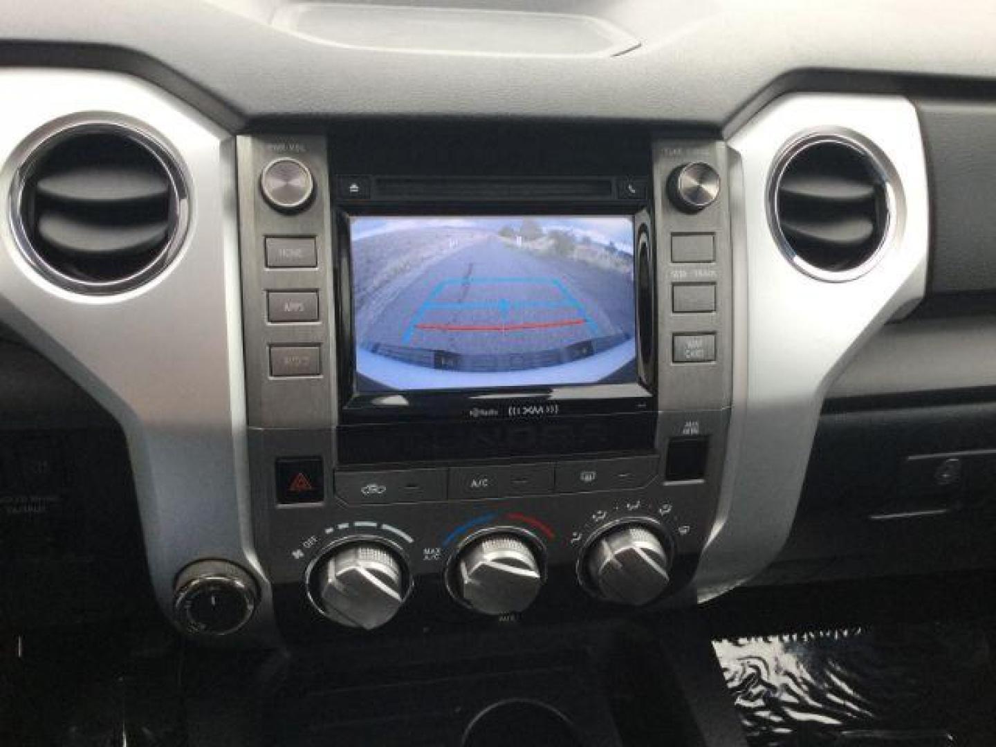 2018 Super White /Graphite Toyota Tundra SR5 5.7L V8 (5TFDY5F15JX) with an I-FORCE 5.7L V-8 DOHC engine, 6-Speed Automatic transmission, located at 1801 Main Street, Lewiston, 83501, (208) 743-9371, 46.417065, -117.004799 - Photo#26