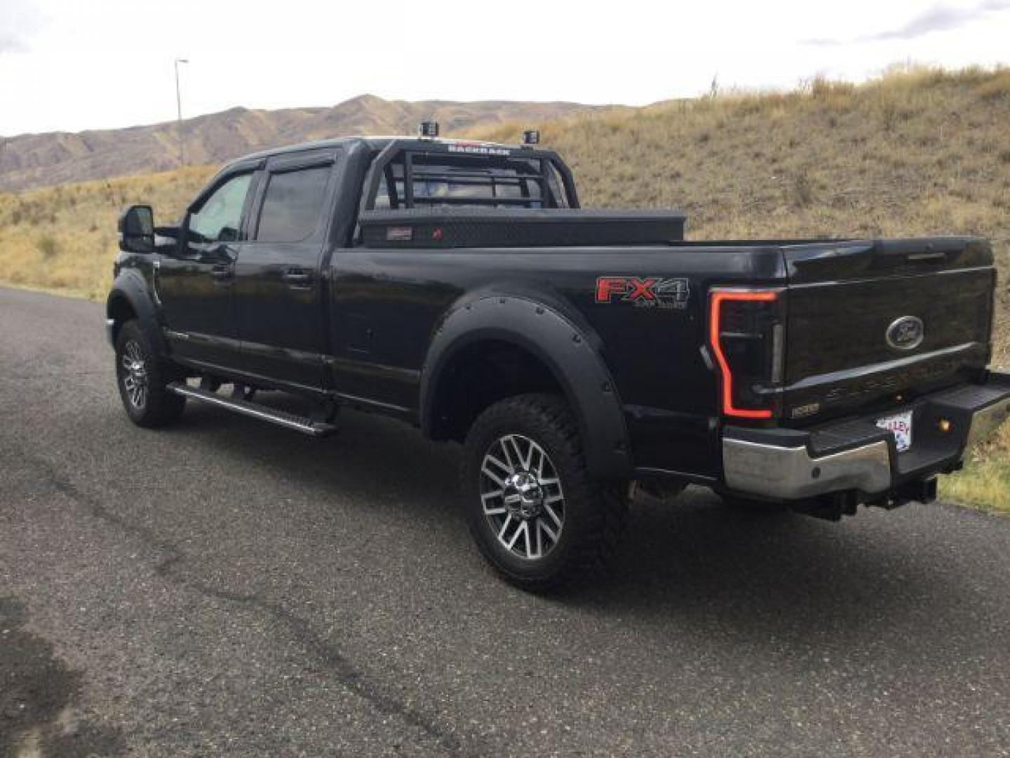 2017 Shadow Black /Black Ford F-350 LARIAT (1FT8W3BTXHE) with an Powerstroke 6.7L V-8 diesel direct injection engine, 6-Speed Automatic transmission, located at 1801 Main Street, Lewiston, 83501, (208) 743-9371, 46.417065, -117.004799 - Photo#5