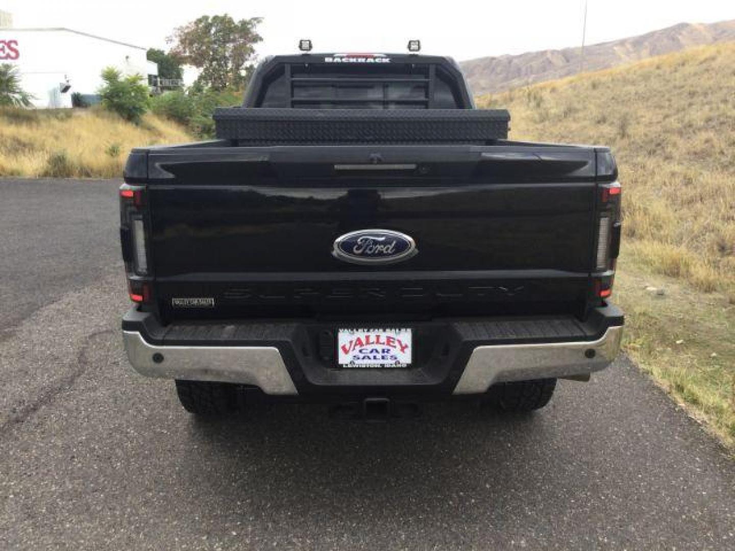 2017 Shadow Black /Black Ford F-350 LARIAT (1FT8W3BTXHE) with an Powerstroke 6.7L V-8 diesel direct injection engine, 6-Speed Automatic transmission, located at 1801 Main Street, Lewiston, 83501, (208) 743-9371, 46.417065, -117.004799 - Photo#6
