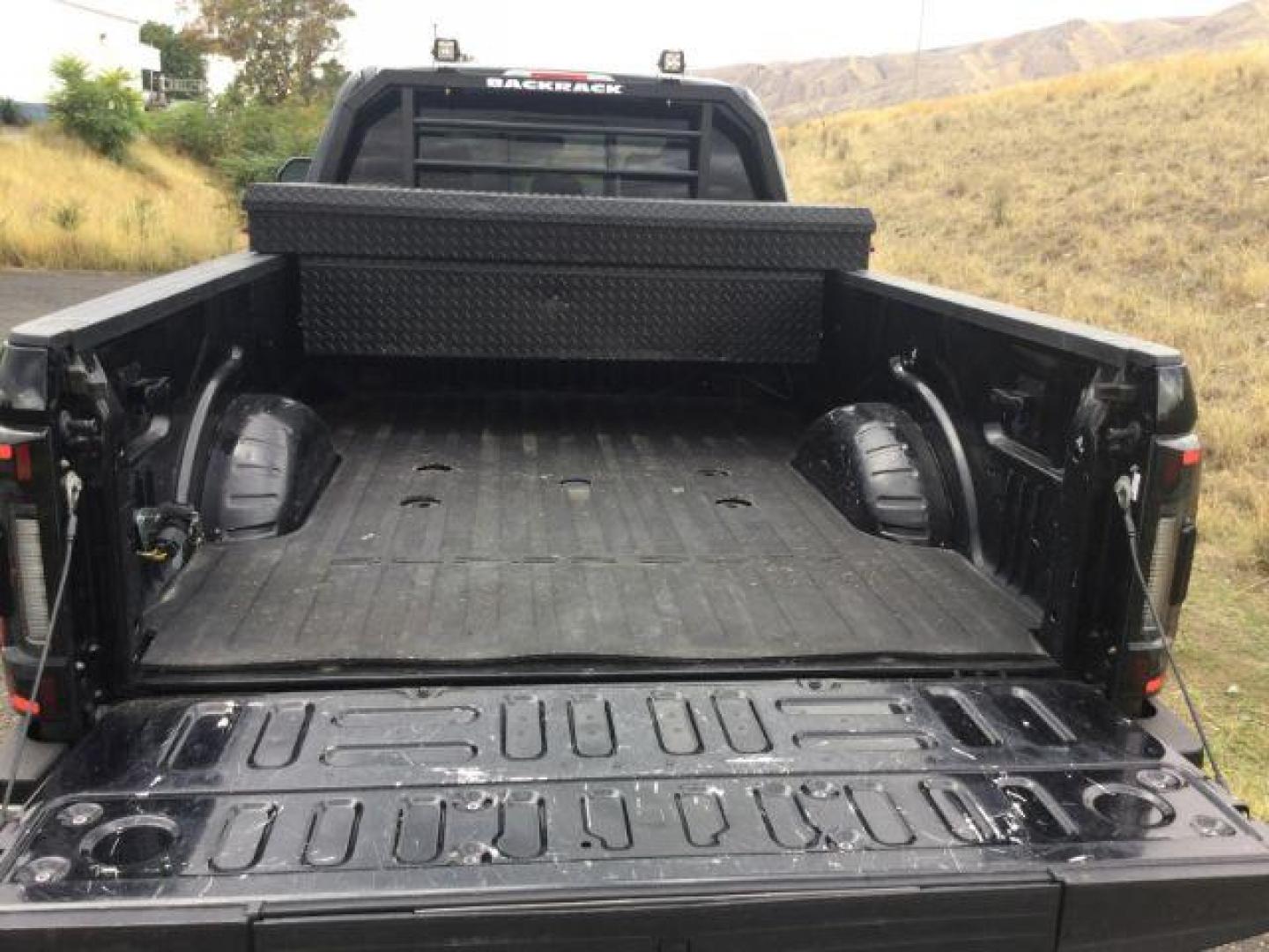 2017 Shadow Black /Black Ford F-350 LARIAT (1FT8W3BTXHE) with an Powerstroke 6.7L V-8 diesel direct injection engine, 6-Speed Automatic transmission, located at 1801 Main Street, Lewiston, 83501, (208) 743-9371, 46.417065, -117.004799 - Photo#7