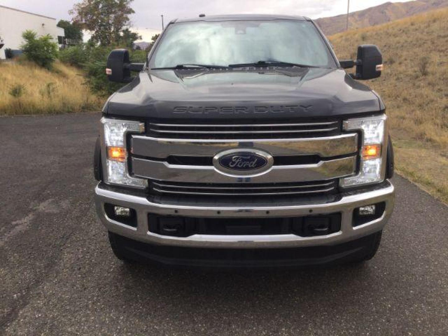 2017 Shadow Black /Black Ford F-350 LARIAT (1FT8W3BTXHE) with an Powerstroke 6.7L V-8 diesel direct injection engine, 6-Speed Automatic transmission, located at 1801 Main Street, Lewiston, 83501, (208) 743-9371, 46.417065, -117.004799 - Photo#16