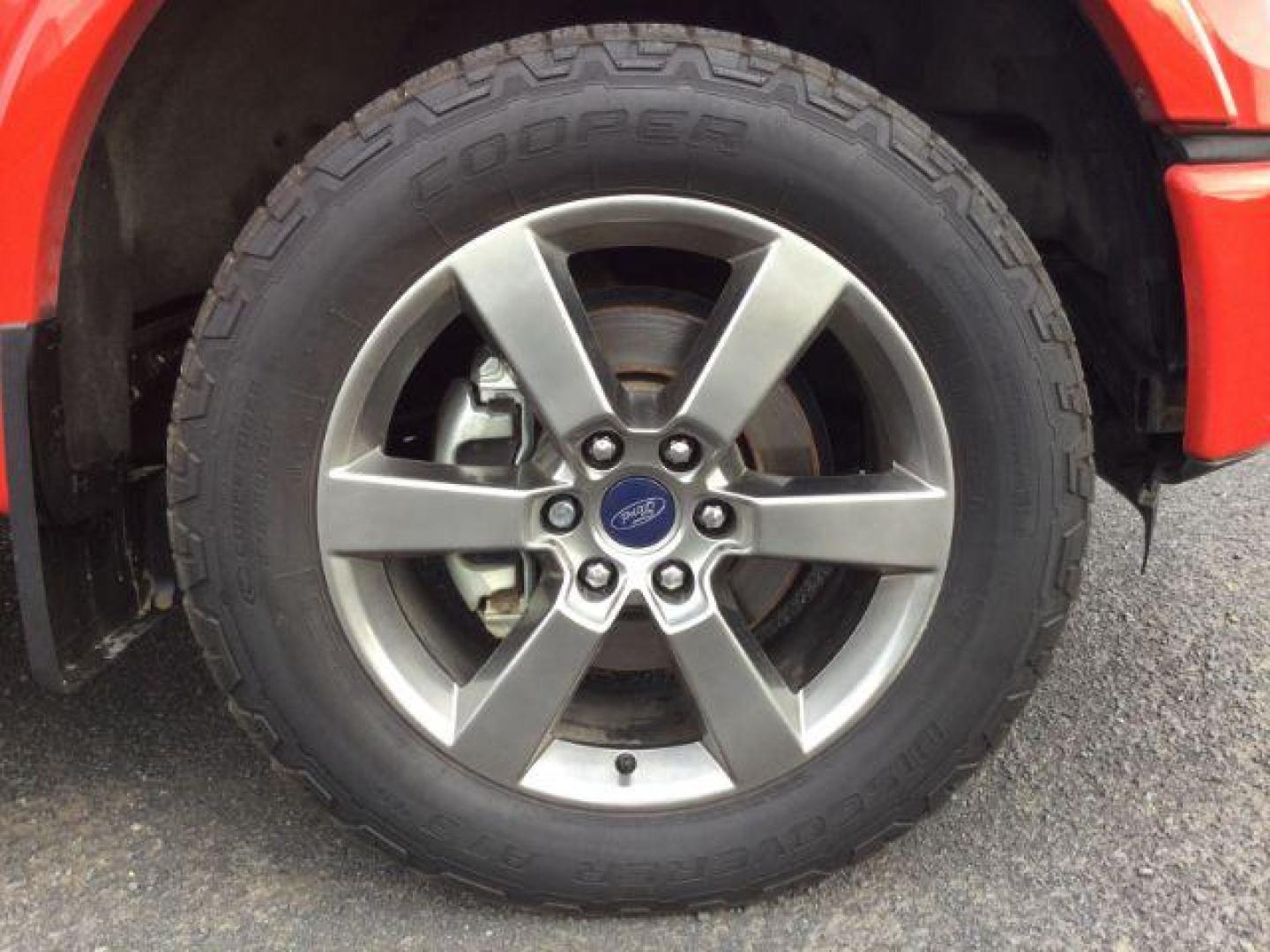 2016 Race Red /Black Ford F 150 Crew Cab 4x4 XLT (1FTEW1EG9GK) with an EcoBoost 3.5L V-6 gasoline direct injection engine, 6-Speed Automatic transmission, located at 1801 Main Street, Lewiston, 83501, (208) 743-9371, 46.417065, -117.004799 - Photo#15