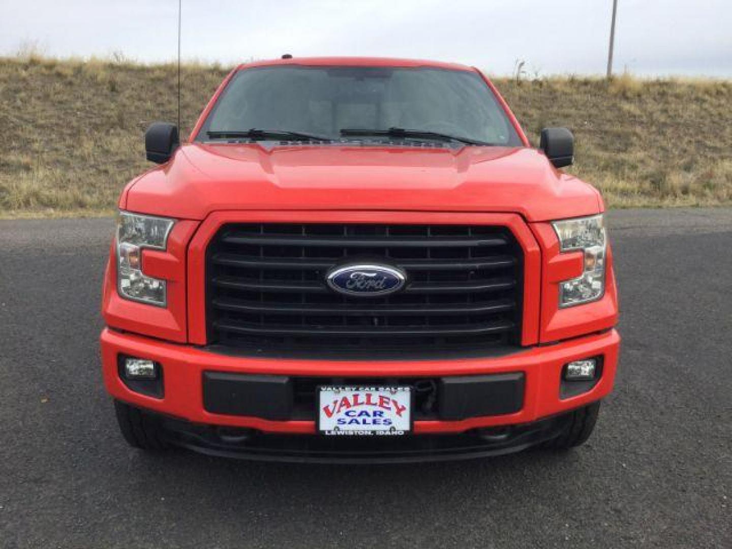 2016 Race Red /Black Ford F 150 Crew Cab 4x4 XLT (1FTEW1EG9GK) with an EcoBoost 3.5L V-6 gasoline direct injection engine, 6-Speed Automatic transmission, located at 1801 Main Street, Lewiston, 83501, (208) 743-9371, 46.417065, -117.004799 - Photo#19
