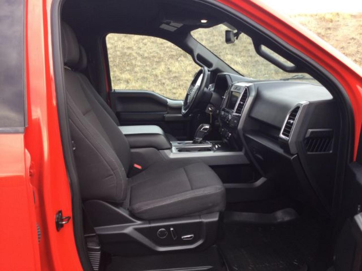 2016 Race Red /Black Ford F 150 Crew Cab 4x4 XLT (1FTEW1EG9GK) with an EcoBoost 3.5L V-6 gasoline direct injection engine, 6-Speed Automatic transmission, located at 1801 Main Street, Lewiston, 83501, (208) 743-9371, 46.417065, -117.004799- Photo#14