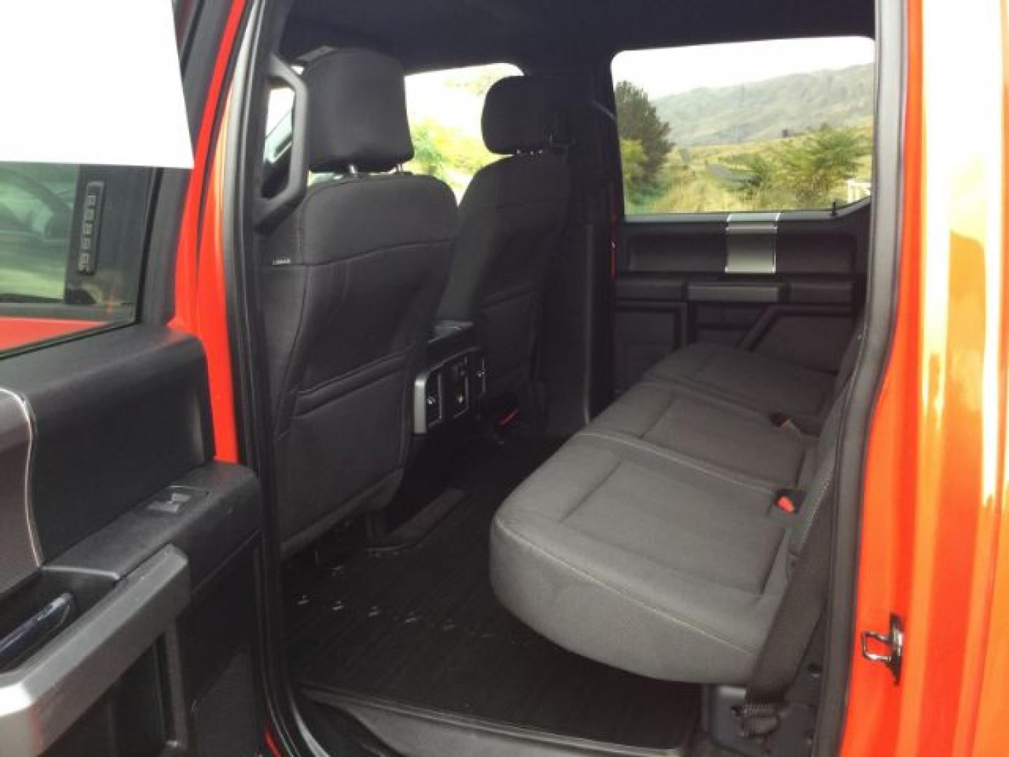 2016 Race Red /Black Ford F 150 Crew Cab 4x4 XLT (1FTEW1EG9GK) with an EcoBoost 3.5L V-6 gasoline direct injection engine, 6-Speed Automatic transmission, located at 1801 Main Street, Lewiston, 83501, (208) 743-9371, 46.417065, -117.004799- Photo#21