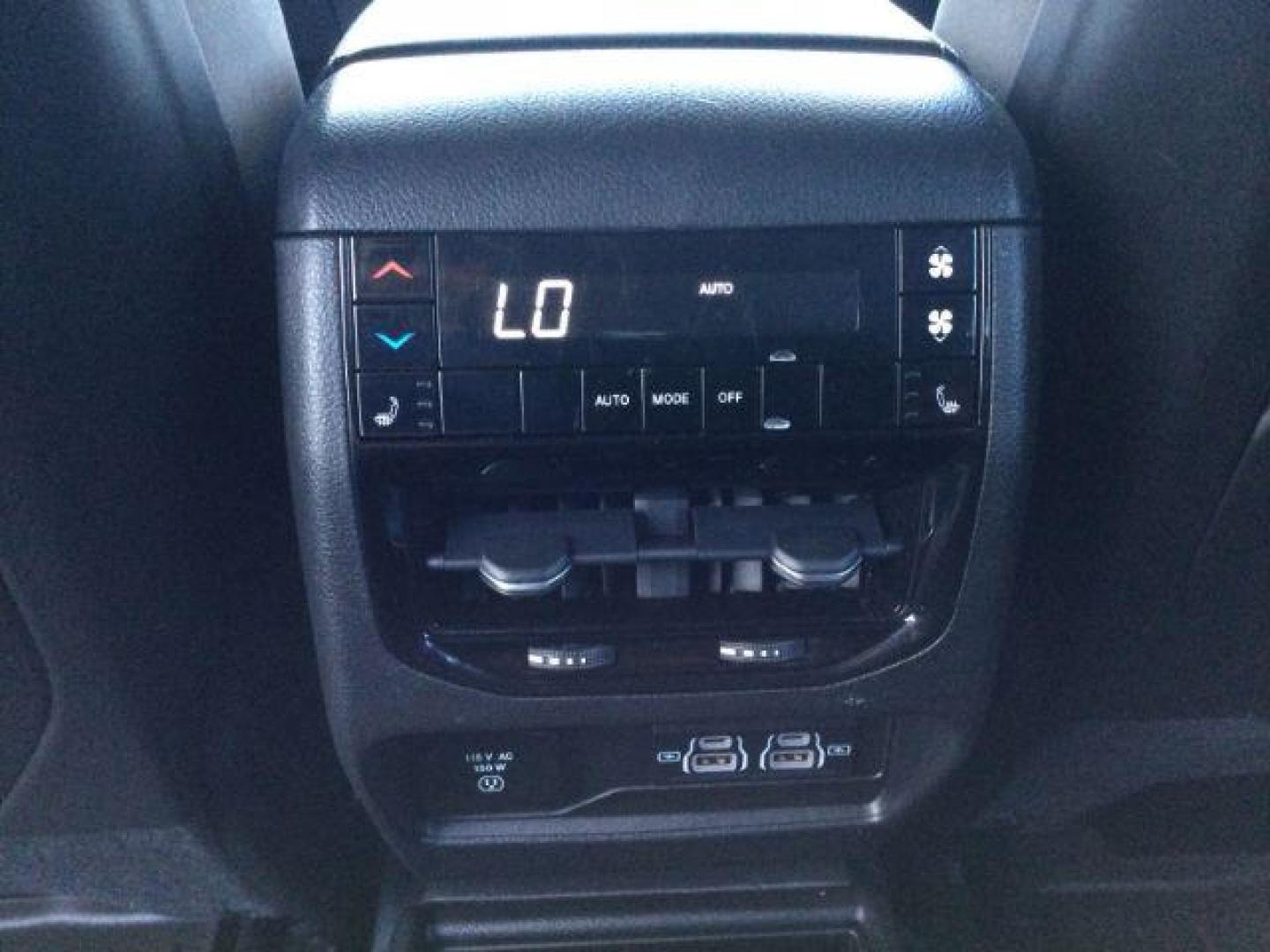 2022 Diamond Black Crystal Pearlcoat /Global Black Jeep Grand Cherokee L Limited 4x4 (1C4RJKBG7N8) with an Pentastar 3.6L V-6 DOHC engine, 8 Speed Automatic transmission, located at 1801 Main Street, Lewiston, 83501, (208) 743-9371, 46.417065, -117.004799 - Photo#22