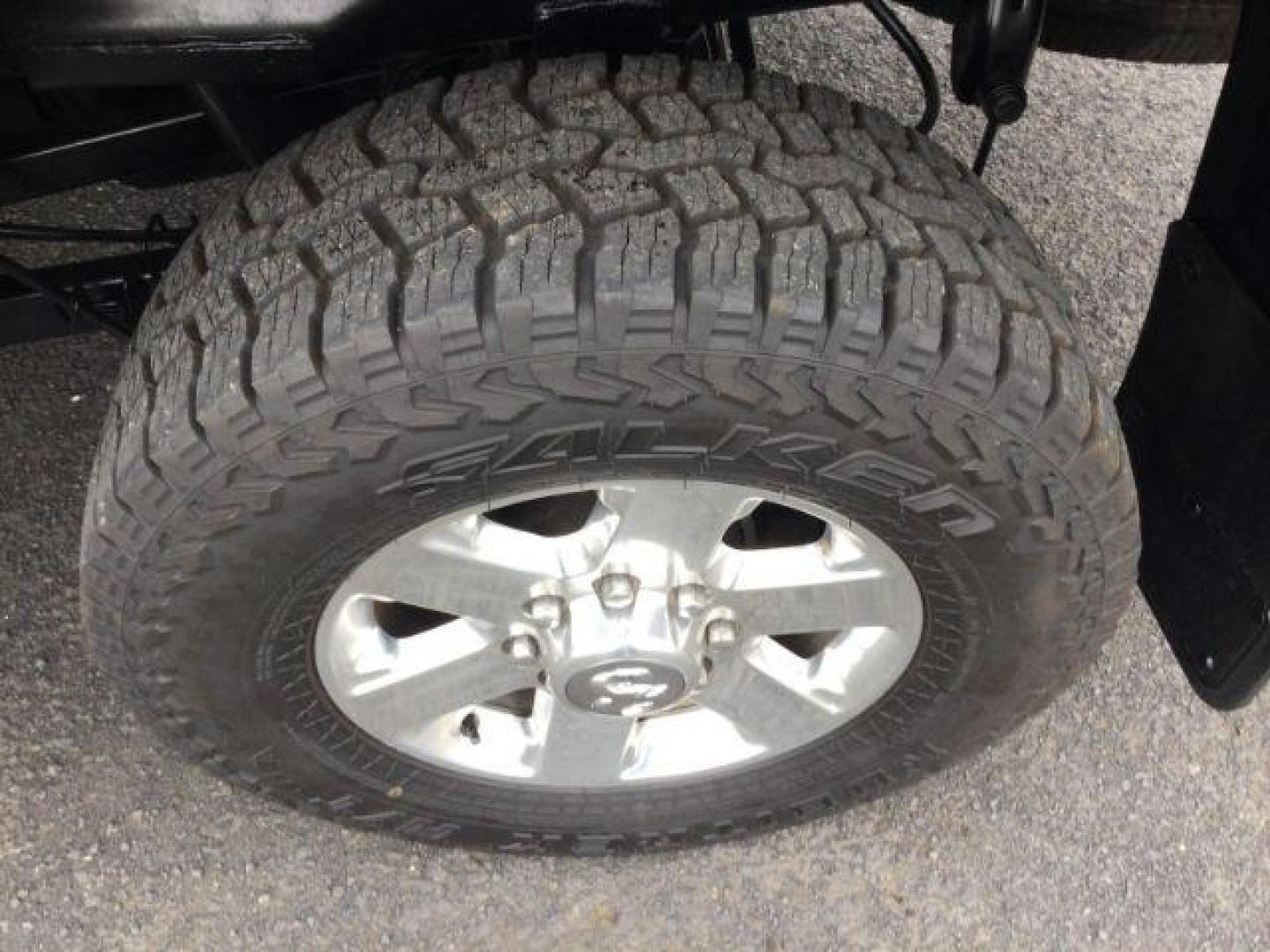 2014 True Blue Pearlcoat /Diesel Gray/Black Ram 2500 Crew Cab 4x4 SLT (3C6UR5DJ7EG) with an HEMI 6.4L V-8 VVT variable valve control engine, 6-Speed Automatic transmission, located at 1801 Main Street, Lewiston, 83501, (208) 743-9371, 46.417065, -117.004799 - Photo#19