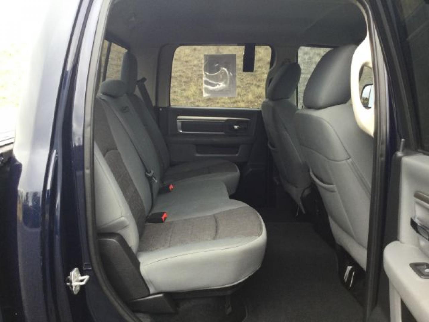 2014 True Blue Pearlcoat /Diesel Gray/Black Ram 2500 Crew Cab 4x4 SLT (3C6UR5DJ7EG) with an HEMI 6.4L V-8 VVT variable valve control engine, 6-Speed Automatic transmission, located at 1801 Main Street, Lewiston, 83501, (208) 743-9371, 46.417065, -117.004799- Photo#12