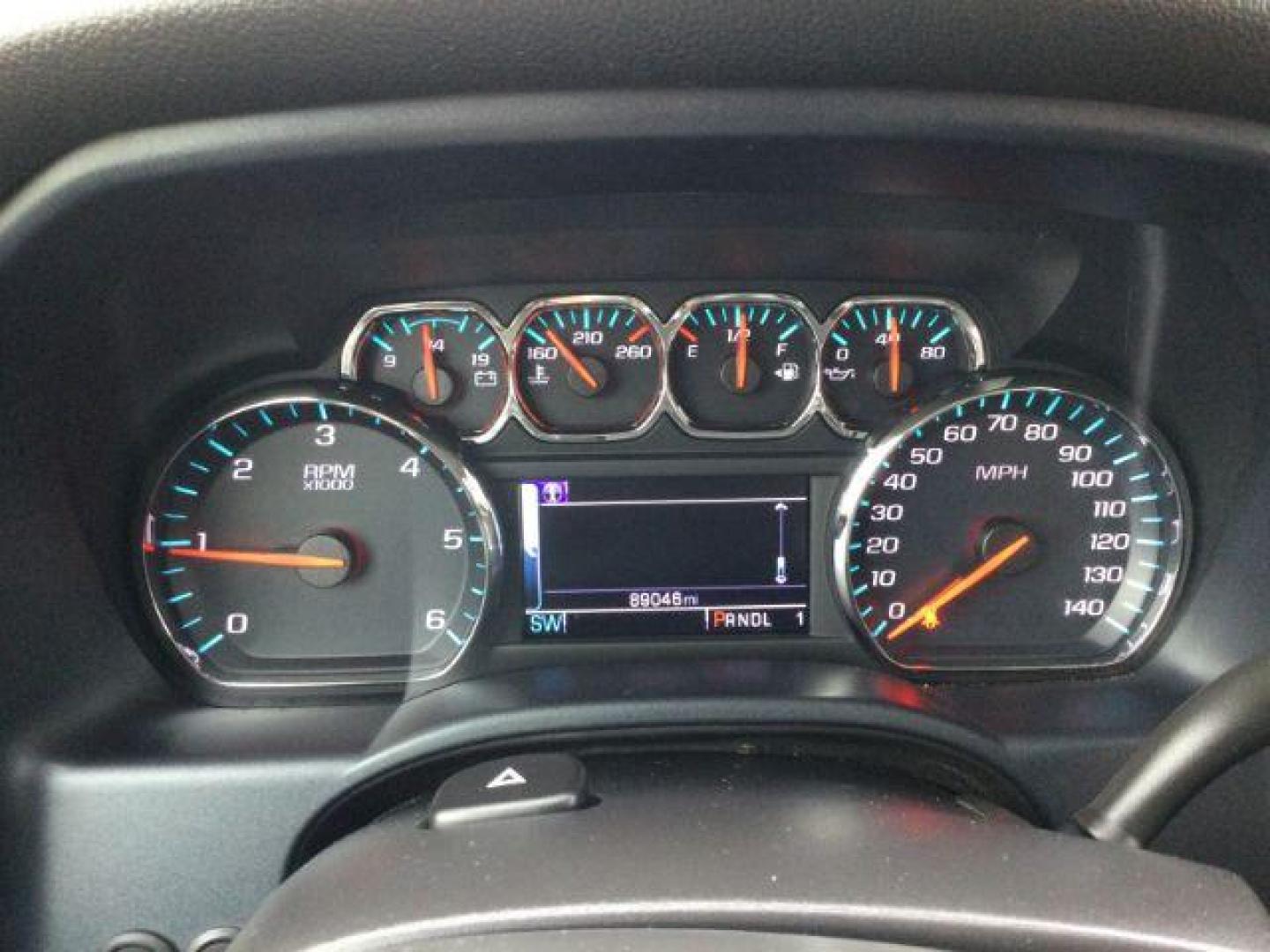 2018 Summit White /Dark Ash/Jet Black GMC 2500 Crew Cab 4x4 SLE (1GT12SEG5JF) with an Vortec 6L V-8 variable valve control engine, 6-Speed Automatic transmission, located at 1801 Main Street, Lewiston, 83501, (208) 743-9371, 46.417065, -117.004799 - Photo#13