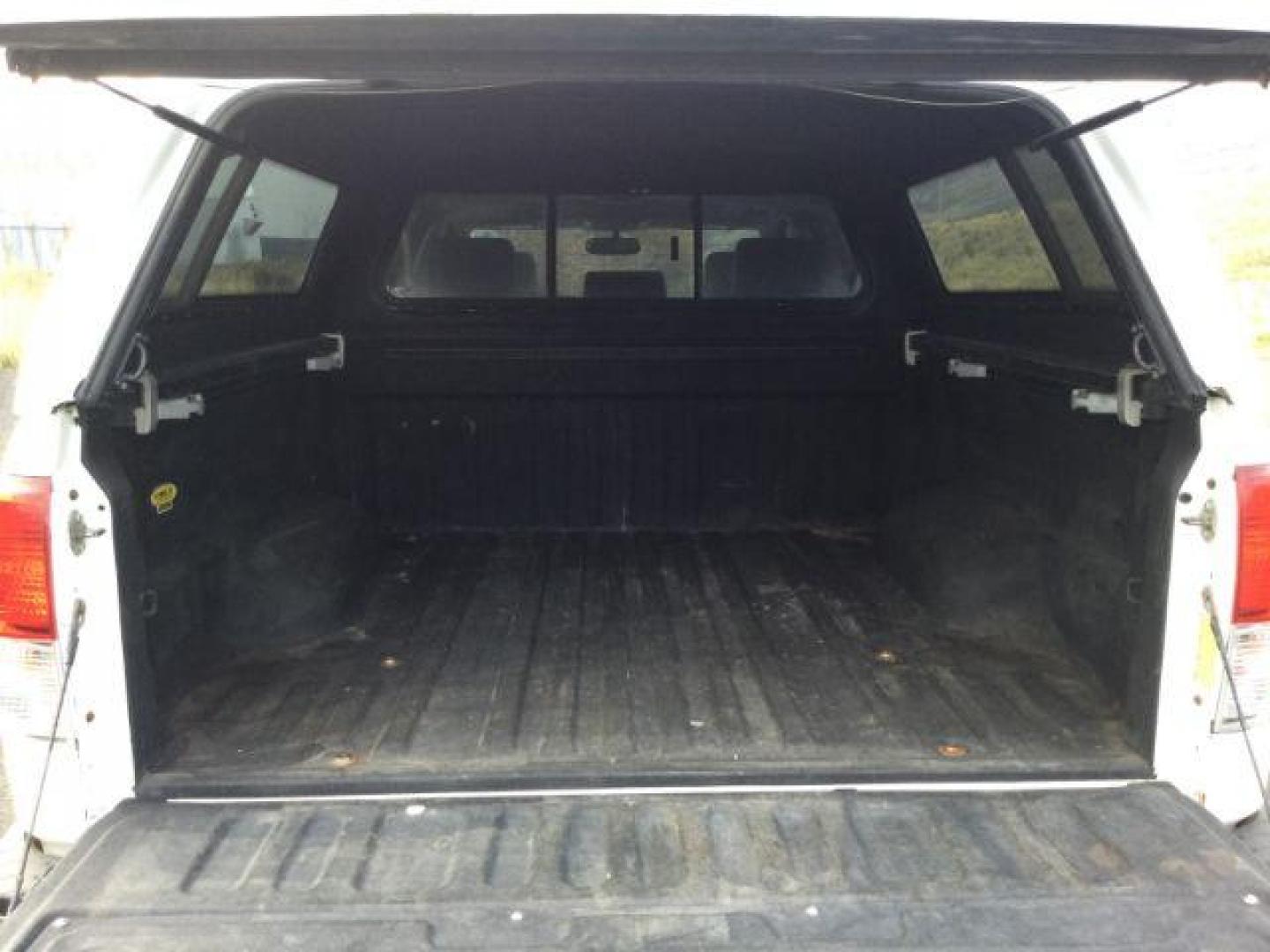 2011 Super White /Graphite Leather Interior Toyota Tundra Limited 5.7L CrewMax 4WD (5TFHY5F18BX) with an 5.7L V8 DOHC 32V engine, 6-Speed Automatic Overdrive transmission, located at 1801 Main Street, Lewiston, 83501, (208) 743-9371, 46.417065, -117.004799 - Photo#10