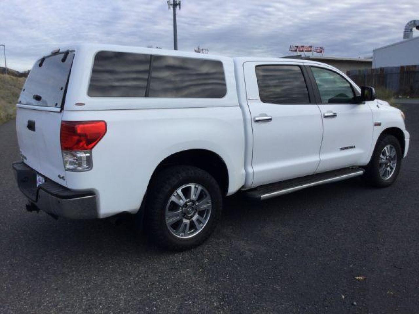 2011 Super White /Graphite Leather Interior Toyota Tundra Limited 5.7L CrewMax 4WD (5TFHY5F18BX) with an 5.7L V8 DOHC 32V engine, 6-Speed Automatic Overdrive transmission, located at 1801 Main Street, Lewiston, 83501, (208) 743-9371, 46.417065, -117.004799 - Photo#13