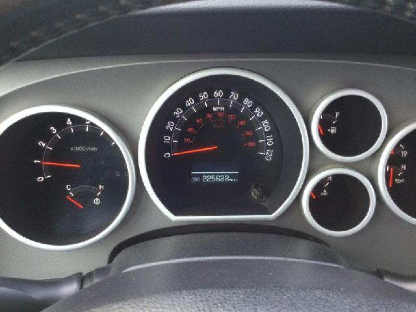 2011 Super White /Graphite Leather Interior Toyota Tundra Limited 5.7L CrewMax 4WD (5TFHY5F18BX) with an 5.7L V8 DOHC 32V engine, 6-Speed Automatic Overdrive transmission, located at 1801 Main Street, Lewiston, 83501, (208) 743-9371, 46.417065, -117.004799 - Photo#15