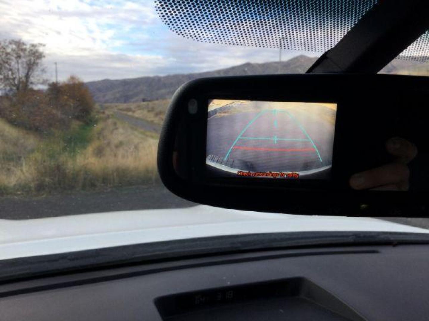 2011 Super White /Graphite Leather Interior Toyota Tundra Limited 5.7L CrewMax 4WD (5TFHY5F18BX) with an 5.7L V8 DOHC 32V engine, 6-Speed Automatic Overdrive transmission, located at 1801 Main Street, Lewiston, 83501, (208) 743-9371, 46.417065, -117.004799 - Photo#18