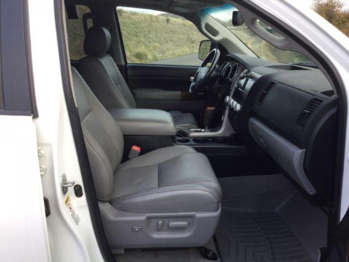 2011 Super White /Graphite Leather Interior Toyota Tundra Limited 5.7L CrewMax 4WD (5TFHY5F18BX) with an 5.7L V8 DOHC 32V engine, 6-Speed Automatic Overdrive transmission, located at 1801 Main Street, Lewiston, 83501, (208) 743-9371, 46.417065, -117.004799 - Photo#22