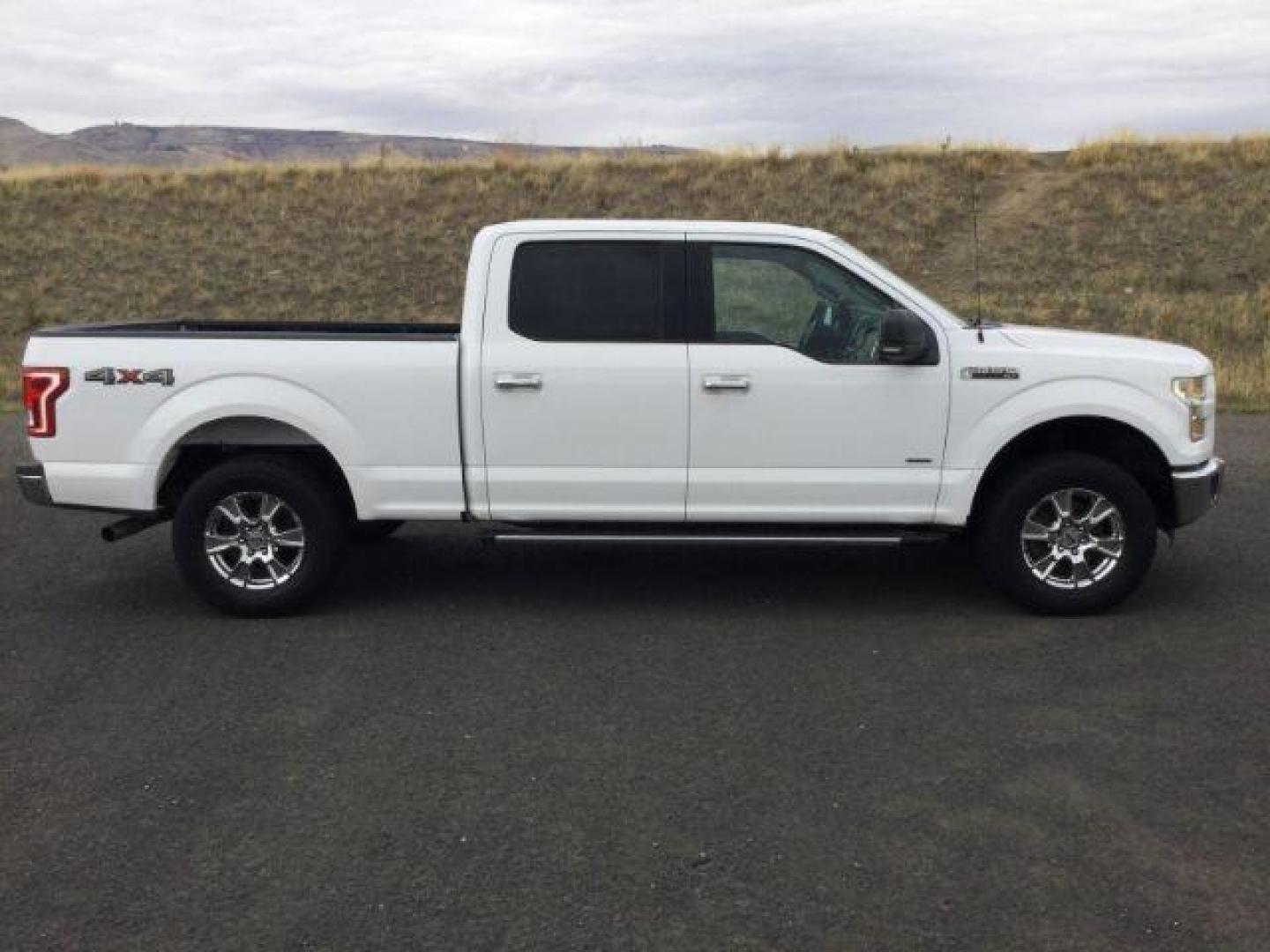 2016 Oxford White /Medium Earth Gray Ford F-150 XLT SuperCrew 6.5ft bed 4WD (1FTFW1EG4GK) with an EcoBoost 3.5L V-6 gasoline direct injection engine, 6-Speed Automatic transmission, located at 1801 Main Street, Lewiston, 83501, (208) 743-9371, 46.417065, -117.004799 - Photo#2