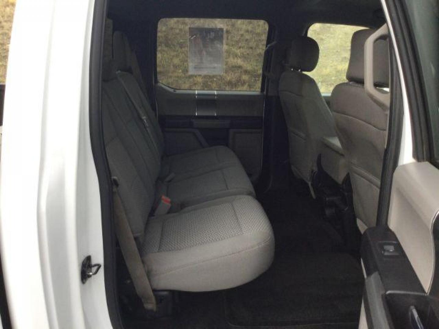 2016 Oxford White /Medium Earth Gray Ford F-150 XLT SuperCrew 6.5ft bed 4WD (1FTFW1EG4GK) with an EcoBoost 3.5L V-6 gasoline direct injection engine, 6-Speed Automatic transmission, located at 1801 Main Street, Lewiston, 83501, (208) 743-9371, 46.417065, -117.004799 - Photo#11