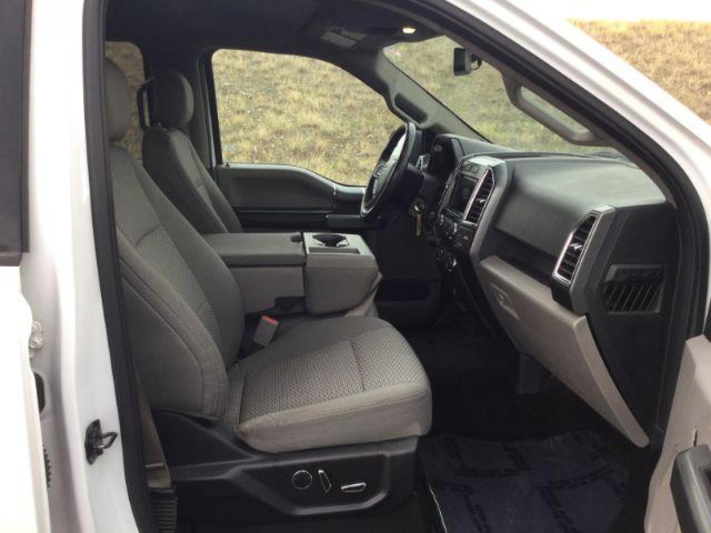 2016 Oxford White /Medium Earth Gray Ford F-150 XLT SuperCrew 6.5ft bed 4WD (1FTFW1EG4GK) with an EcoBoost 3.5L V-6 gasoline direct injection engine, 6-Speed Automatic transmission, located at 1801 Main Street, Lewiston, 83501, (208) 743-9371, 46.417065, -117.004799 - Photo#12