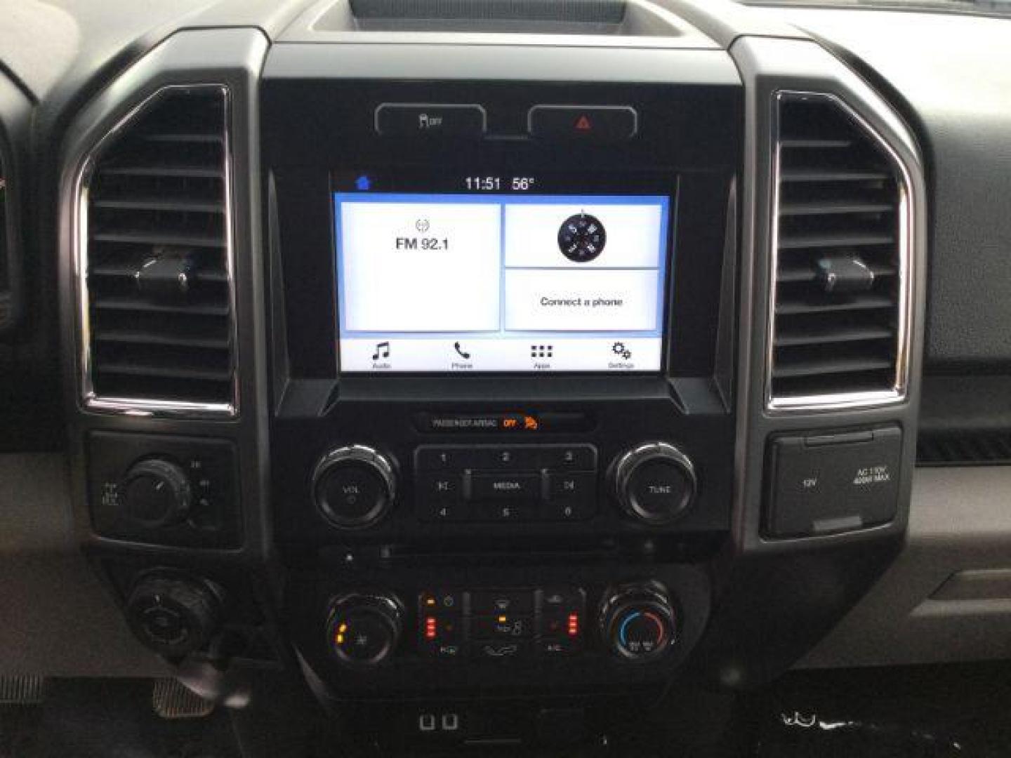 2016 Oxford White /Medium Earth Gray Ford F-150 XLT SuperCrew 6.5ft bed 4WD (1FTFW1EG4GK) with an EcoBoost 3.5L V-6 gasoline direct injection engine, 6-Speed Automatic transmission, located at 1801 Main Street, Lewiston, 83501, (208) 743-9371, 46.417065, -117.004799 - Photo#15