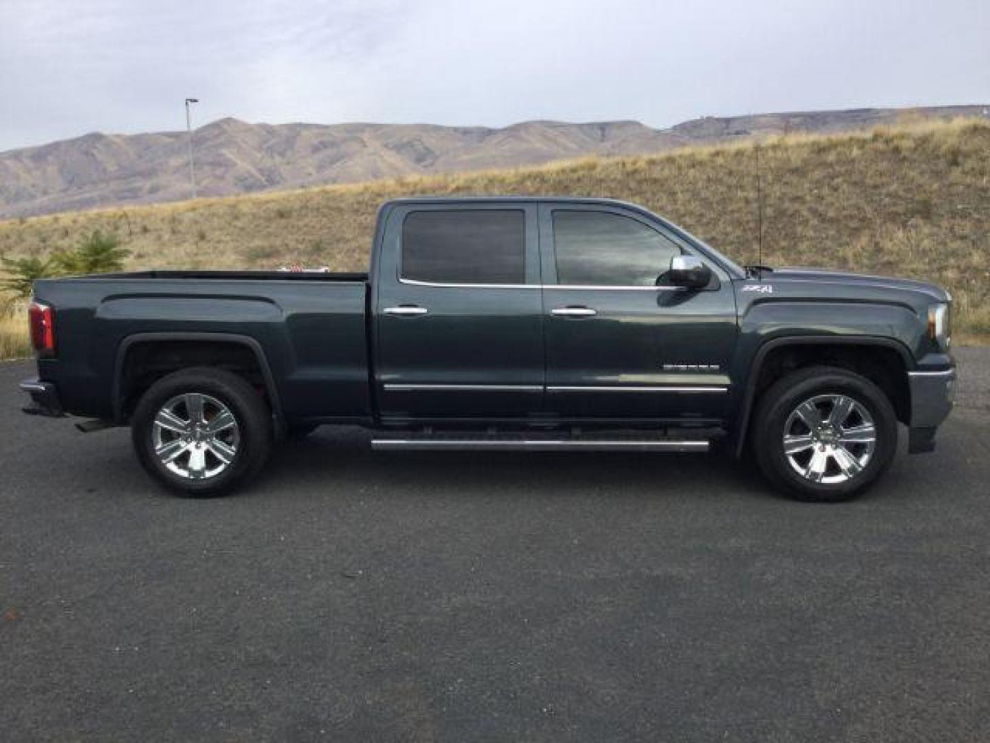 2018 Dark Slate Metallic /Jet Black GMC Sierra 1500 SLT (3GTU2NEC0JG) with an 5.3L V8 engine, 8-Speed Automatic transmission, located at 1801 Main Street, Lewiston, 83501, (208) 743-9371, 46.417065, -117.004799 - Photo#2