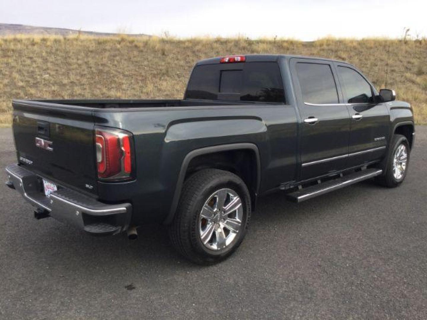 2018 Dark Slate Metallic /Jet Black GMC Sierra 1500 SLT (3GTU2NEC0JG) with an 5.3L V8 engine, 8-Speed Automatic transmission, located at 1801 Main Street, Lewiston, 83501, (208) 743-9371, 46.417065, -117.004799 - Photo#3