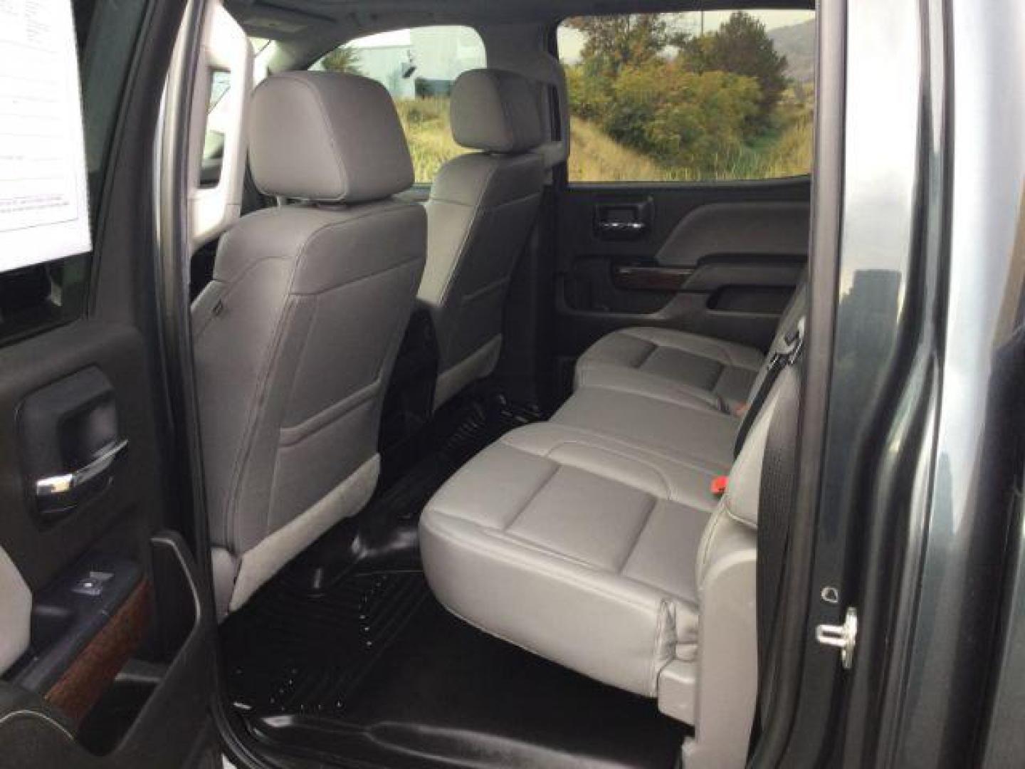 2018 Dark Slate Metallic /Jet Black GMC Sierra 1500 SLT (3GTU2NEC0JG) with an 5.3L V8 engine, 8-Speed Automatic transmission, located at 1801 Main Street, Lewiston, 83501, (208) 743-9371, 46.417065, -117.004799 - Photo#20