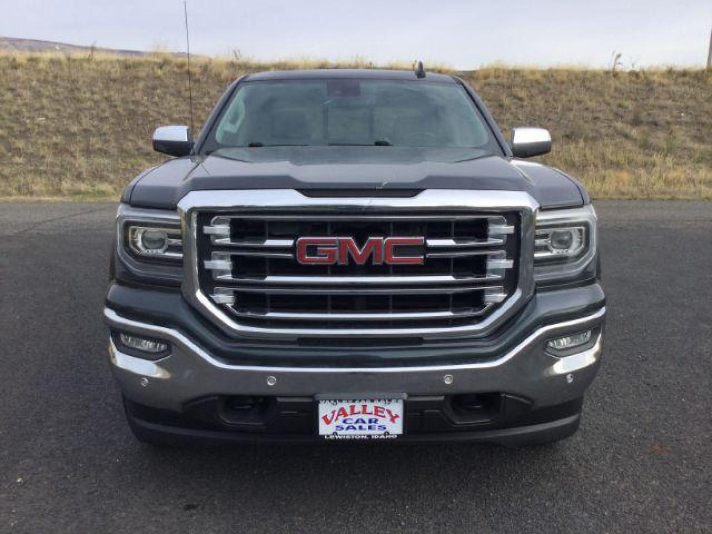 2018 Dark Slate Metallic /Jet Black GMC Sierra 1500 SLT (3GTU2NEC0JG) with an 5.3L V8 engine, 8-Speed Automatic transmission, located at 1801 Main Street, Lewiston, 83501, (208) 743-9371, 46.417065, -117.004799 - Photo#21