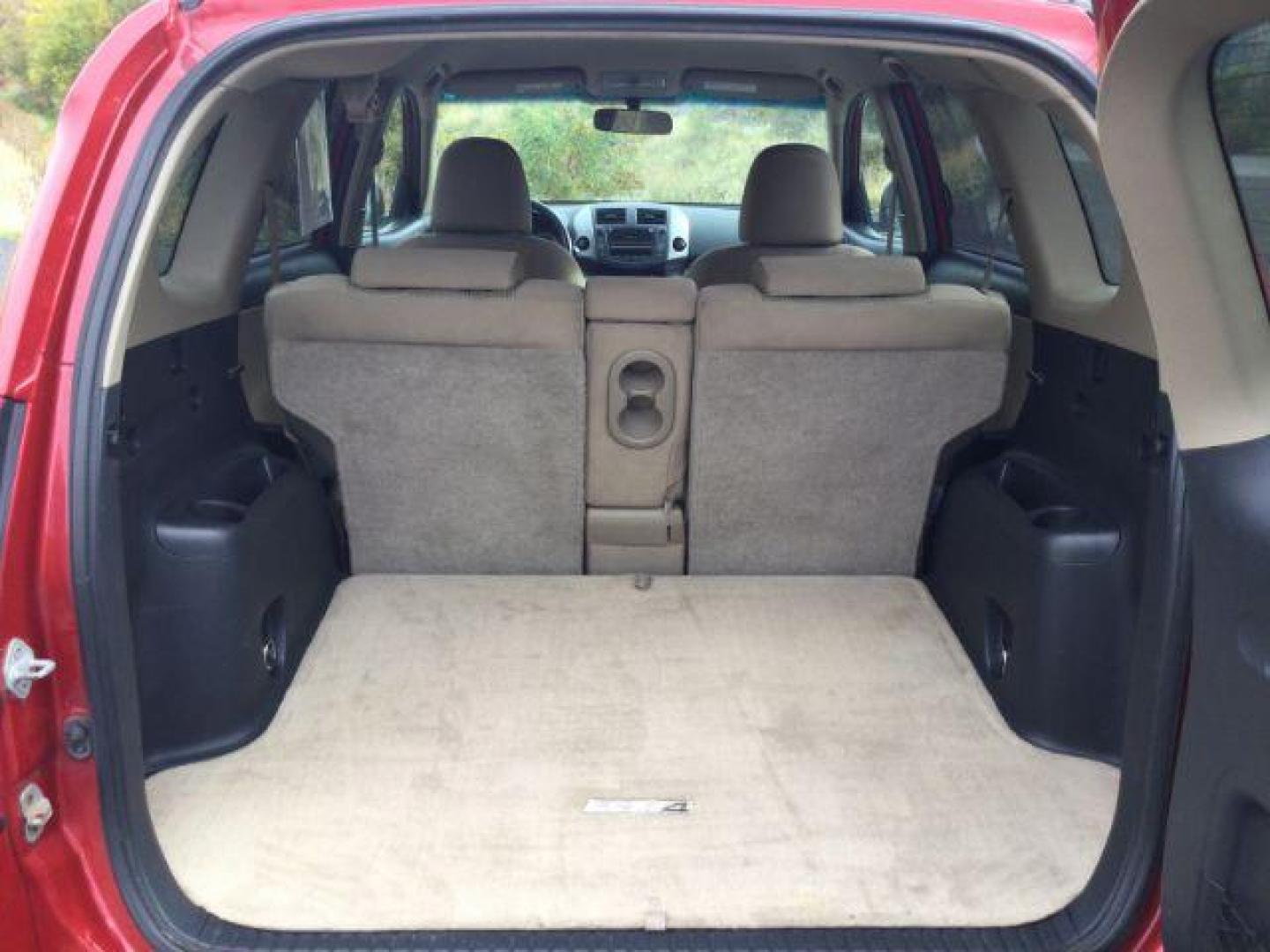 2009 RED /Beige Cloth Toyota RAV4 4WD (JTMBF33V59D) with an 2.5 4cyl engine, 4 speed Automatic transmission, located at 1801 Main Street, Lewiston, 83501, (208) 743-9371, 46.417065, -117.004799 - Photo#9