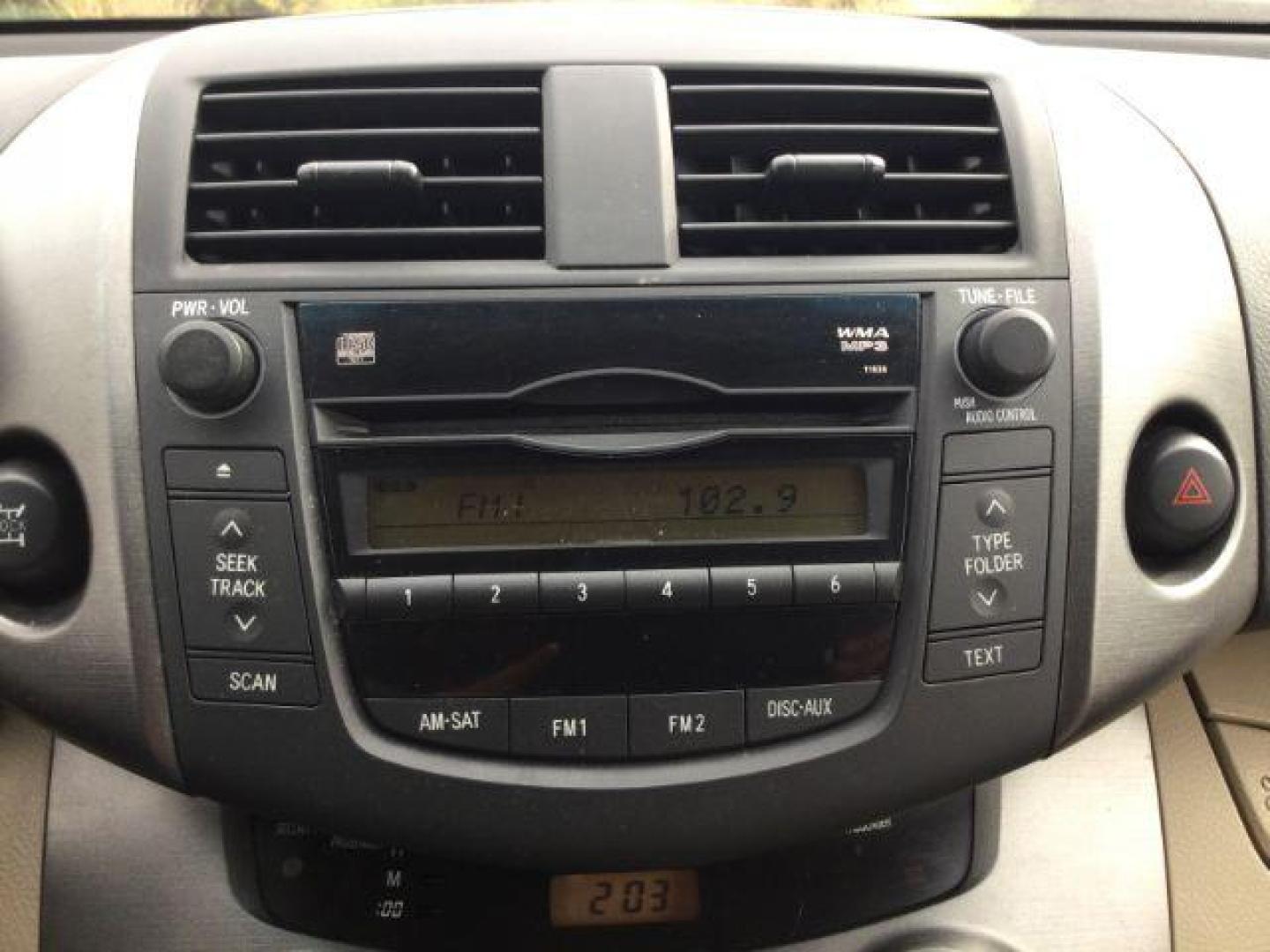 2009 RED /Beige Cloth Toyota RAV4 4WD (JTMBF33V59D) with an 2.5 4cyl engine, 4 speed Automatic transmission, located at 1801 Main Street, Lewiston, 83501, (208) 743-9371, 46.417065, -117.004799 - Photo#15